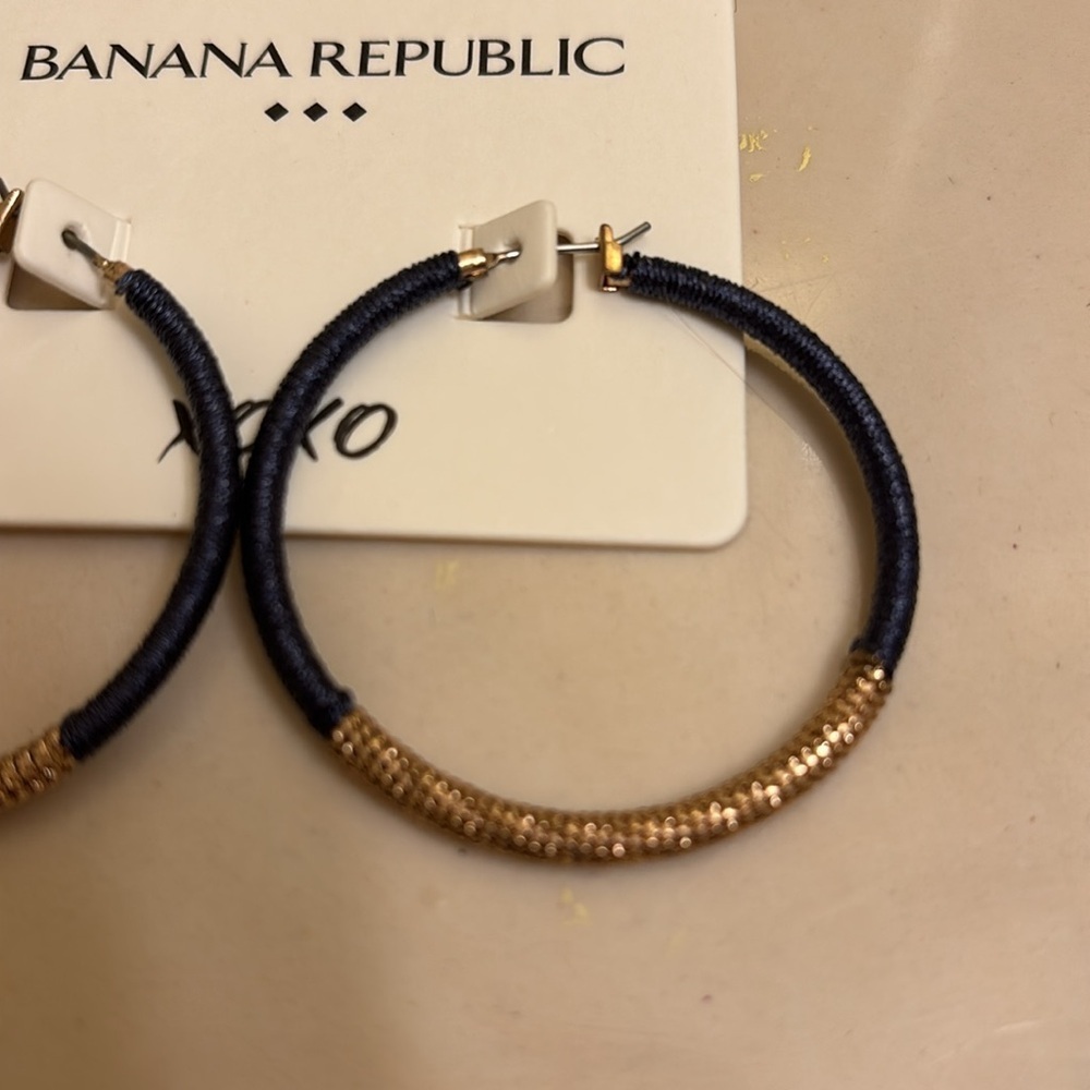 NWT Banana Republic Navy and Gold Hoop Earrings - Picture 2 of 3